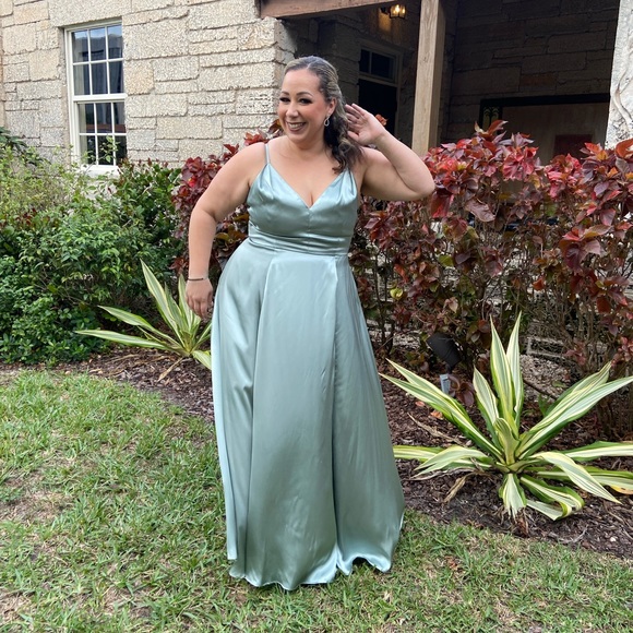 Bridesmaid dress dusty sage silk - Picture 5 of 6